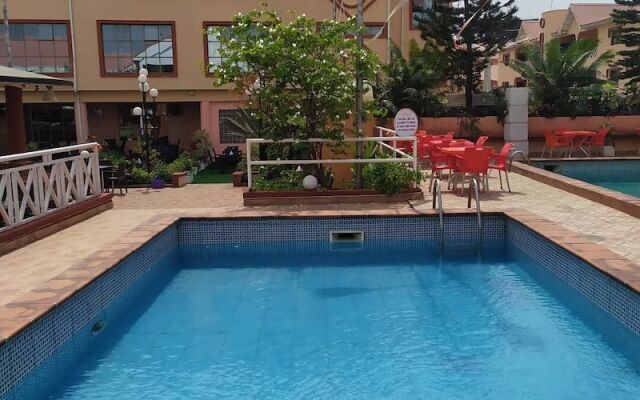 Piccadilly Suites and Luxury Apartment