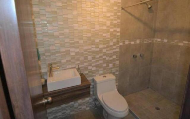 Lovely 3BR condo with Pool FREE Parking