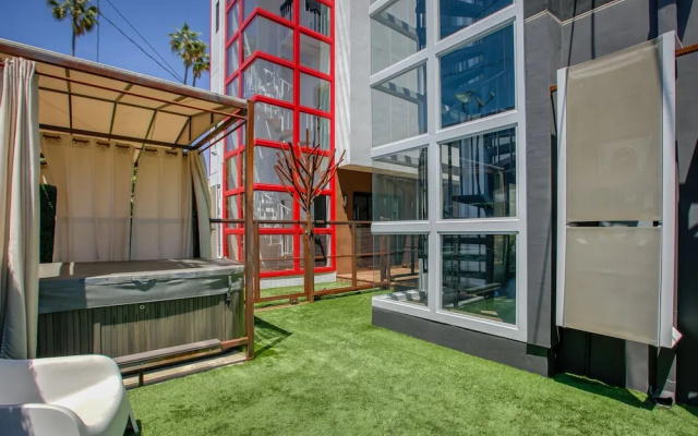 715-717 N El Centro Avenue Townhouse 4 Bedrooms 4.5 Bathrooms Townhous
