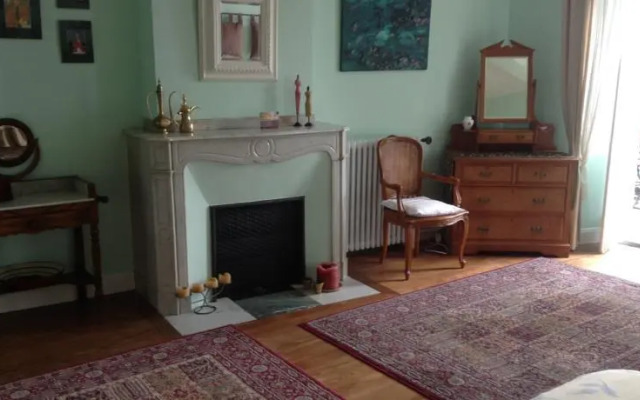 La Maison de la Riviere B&B