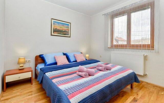 Awesome Home in Jastrebarsko With Sauna, Wifi and Outdoor Swimming Pool