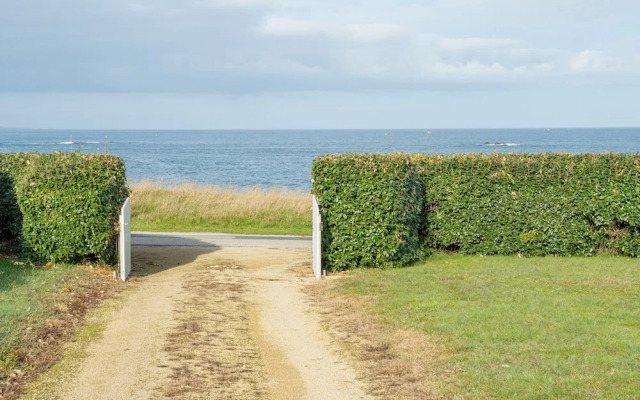 Apartment in Lampaul-plouarzel by the Beach