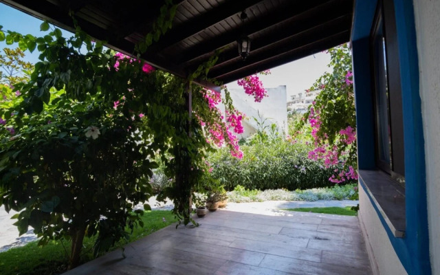 Astonishing Villa With Pool Near Tilkicik Bay