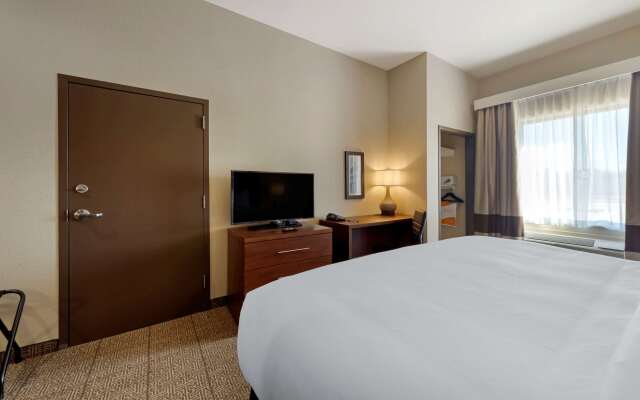 Comfort Inn & Suites Harrah