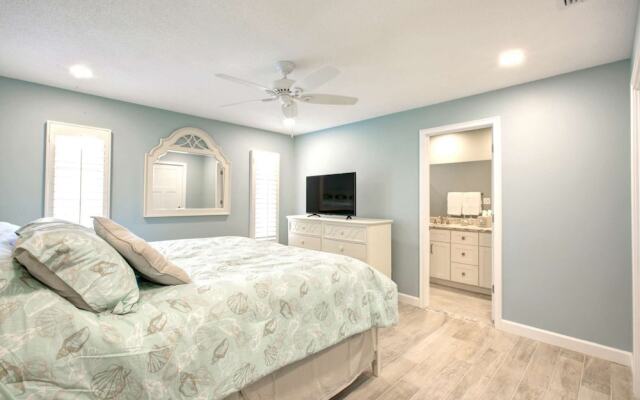 Moonmist Gorgeously Renovated Courtyard