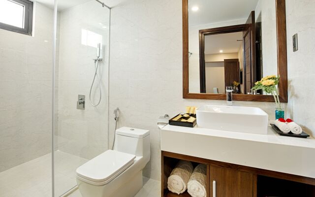 Yarra Ocean Suites Danang