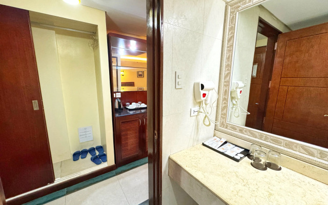 Golden Phoenix Hotel Boracay