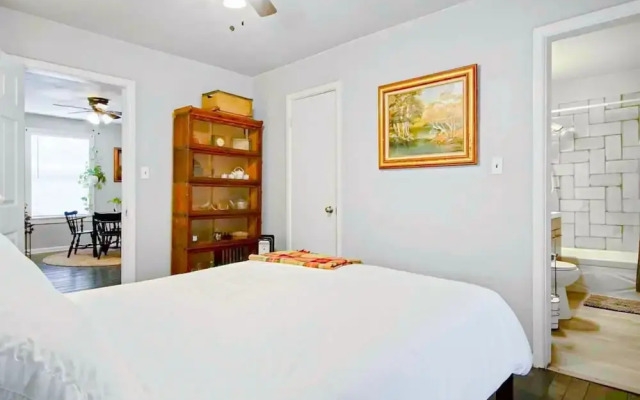 2BR Cozy House Near Plaza District