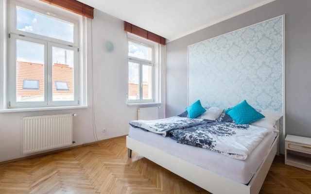 Bright apartment few steps from centre