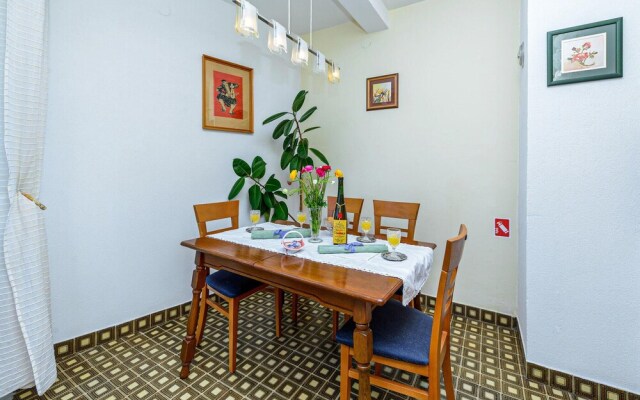 Amazing Apartment in Dubrovnik With Wifi and 2 Bedrooms