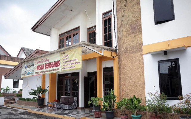 RedDoorz near Alun-alun Kota Sukabumi