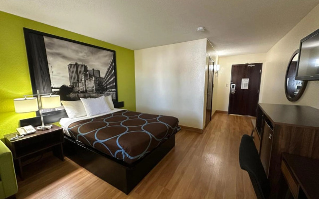 Super 8 by Wyndham Farmville