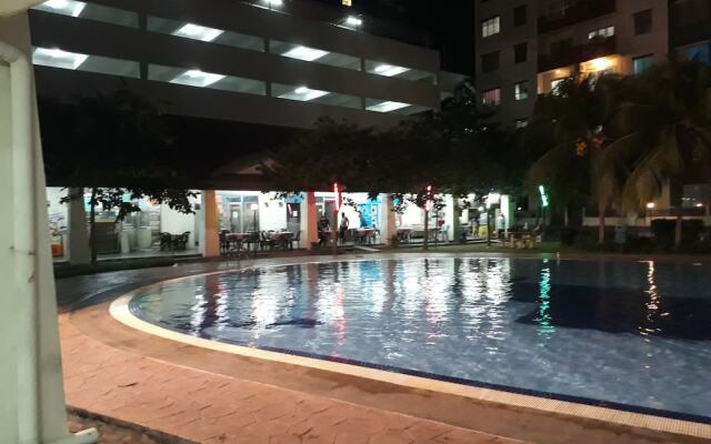 1 Room Apartment Vista Pinggiran- Equine