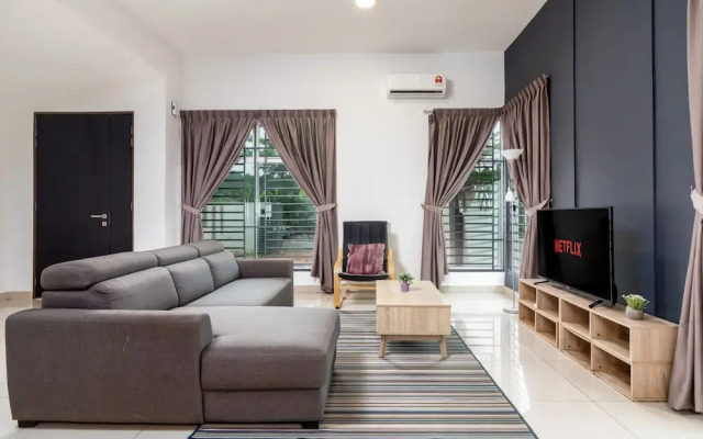 Escadia Villa Desaru by IdealHub