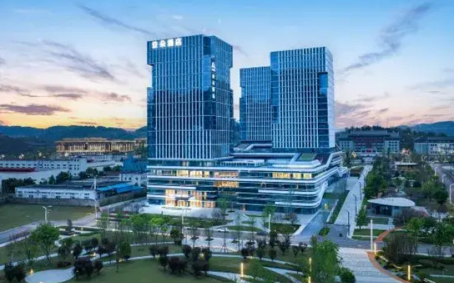 Yibin Lingang University City Convention and Exhibition Center Atour Hotel