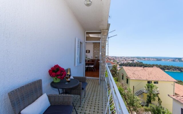 "apartment With Breathtaking sea View"