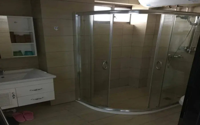 Weaver Hotel & Condo