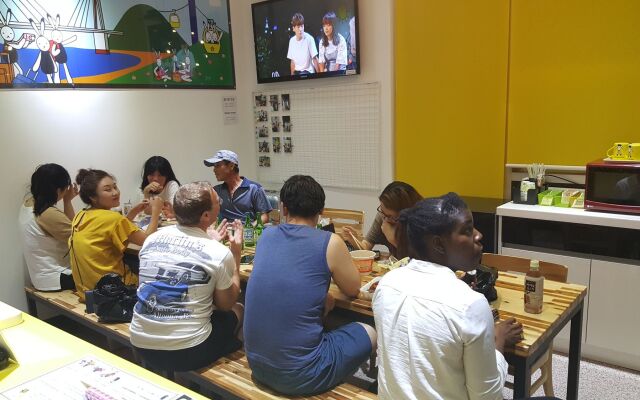 24 Guesthouse Nampo Station