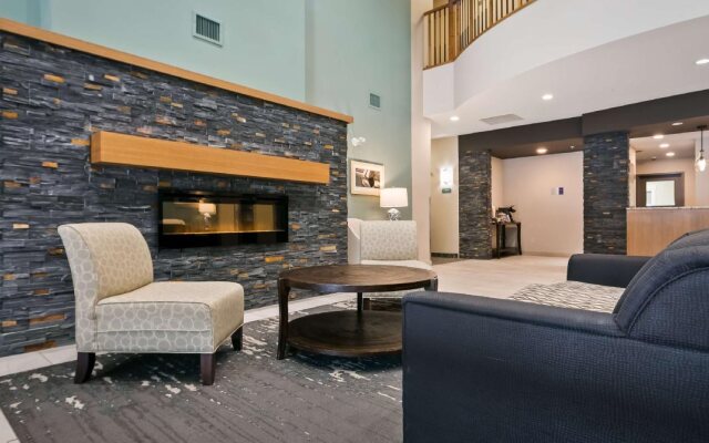 Best Western Plus Chestermere Hotel