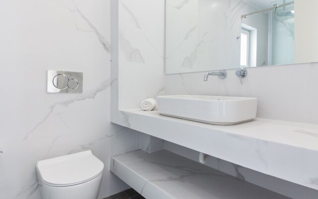 Stylish New Paradise for 2 in Marousi
