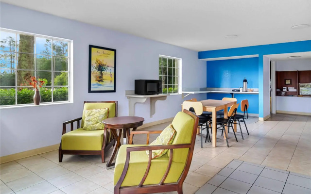 Travelodge Suites by Wyndham MacClenny/I-10