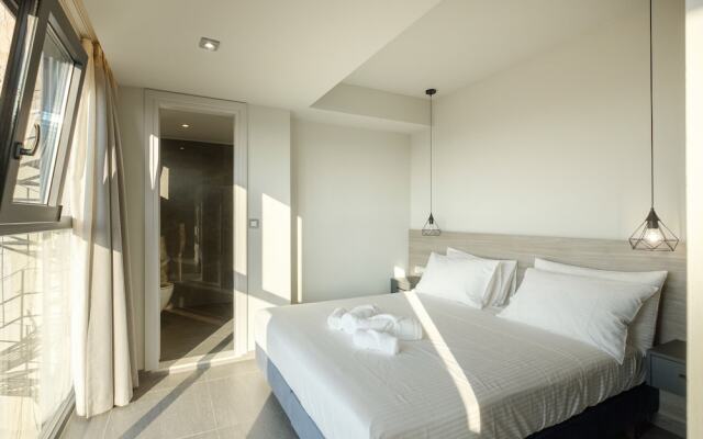 Sky-High Central Penthouse - 01