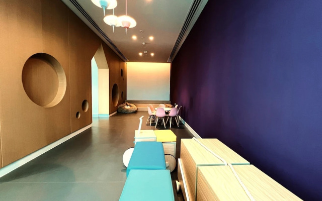 Sleek 2BR at Downtown Close to Dubai Mall