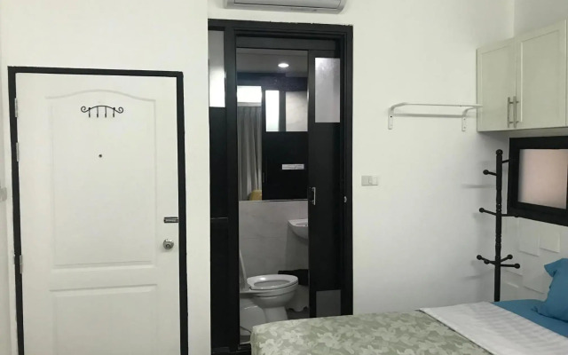 Nine Place Sukhumvit 40 - Hostel