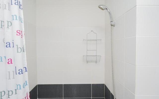 Cozy Stay Studio Apartment At Scientia Residence