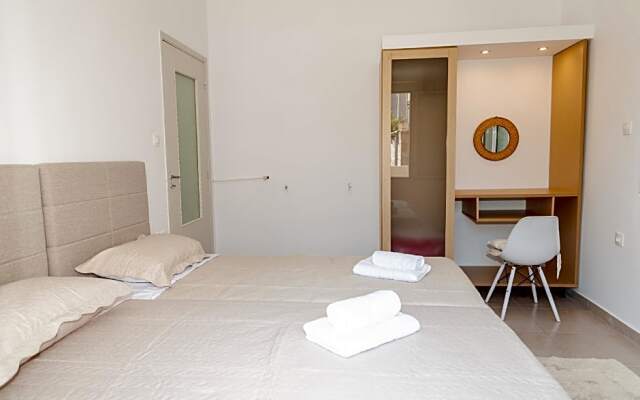 luxury villa for 4 persons with privete garden