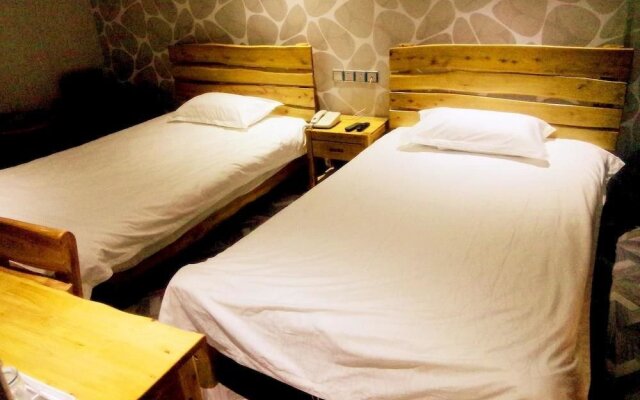 Longbai Business Hotel