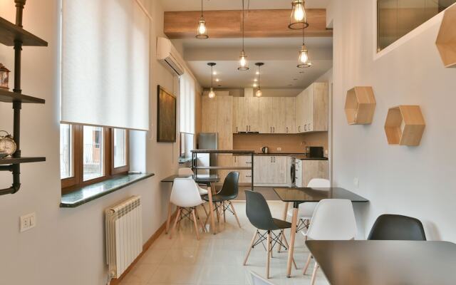 UPstairs Apart - Hostel