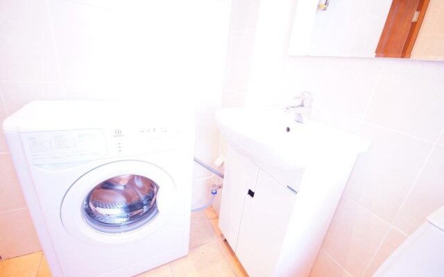 Sutkispb on Griboyedova 57