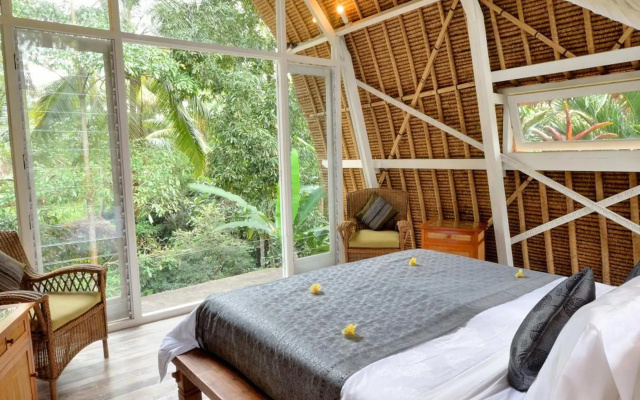 Jendela di Bali Villa – Guest Rooms – Petak