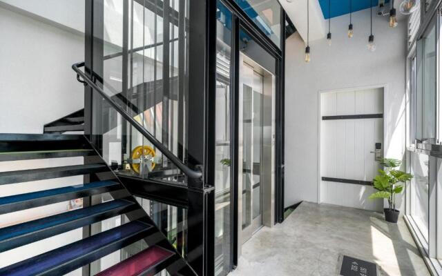 Color Coral Boutique Hotel