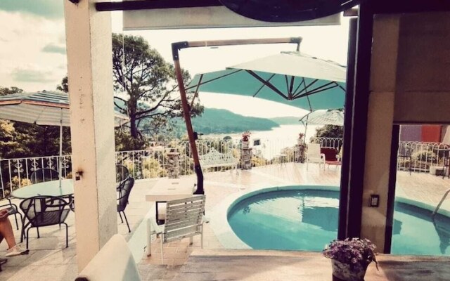 Hotel Revi Inn