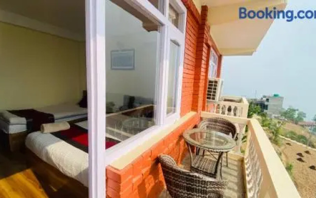 SPOT ON 393 Himalayan Sunrise