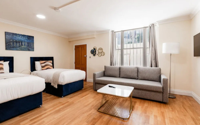 Warm Apartments in Queensway