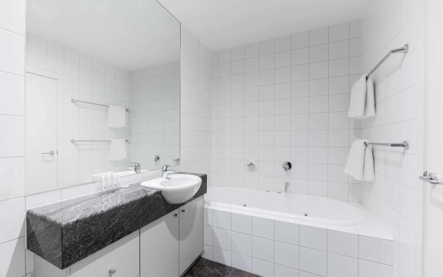 Adina Apartment Hotel Melbourne on Flinders