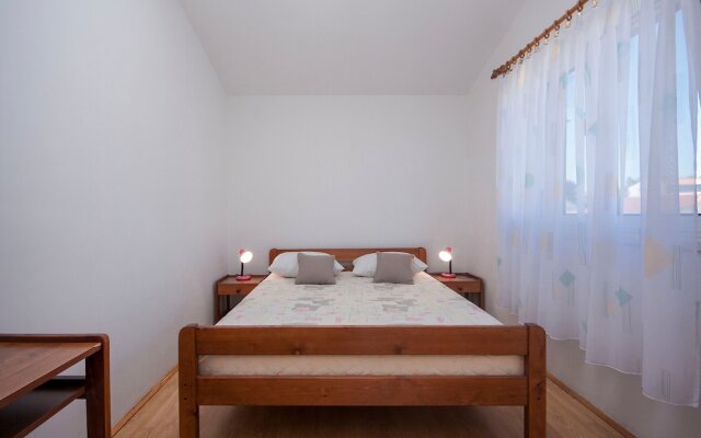 Apartments Maretic