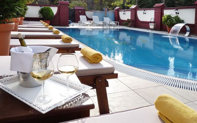 Eney Hotel