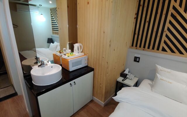 Apple Drive-in Hotel