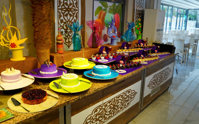 Club Aqua Plaza