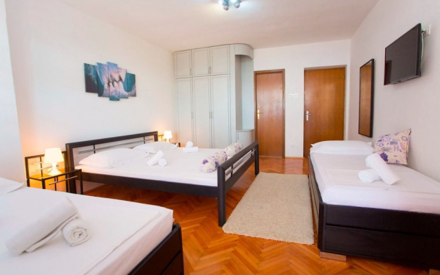 Apartments and Rooms Hope