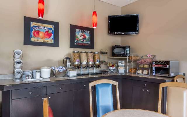 Super 8 by Wyndham Kelowna BC