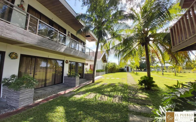 El Pueblo De Hermano by Cocotel