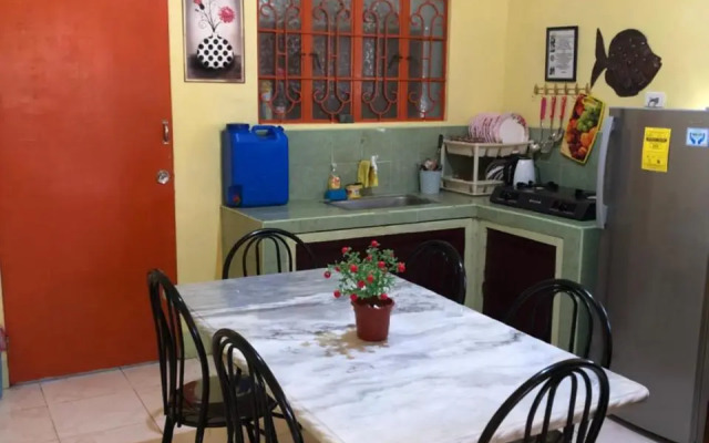 15pax-2minutes to Vigan-Rose and Fer Transient-2 Bedroom House
