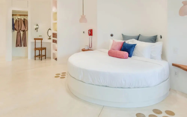 Ampersand Resort