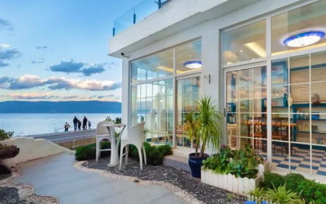 Ocean Talk Seascape Hotel