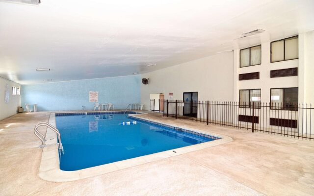 Americas Best Value Inn - Bell Tower